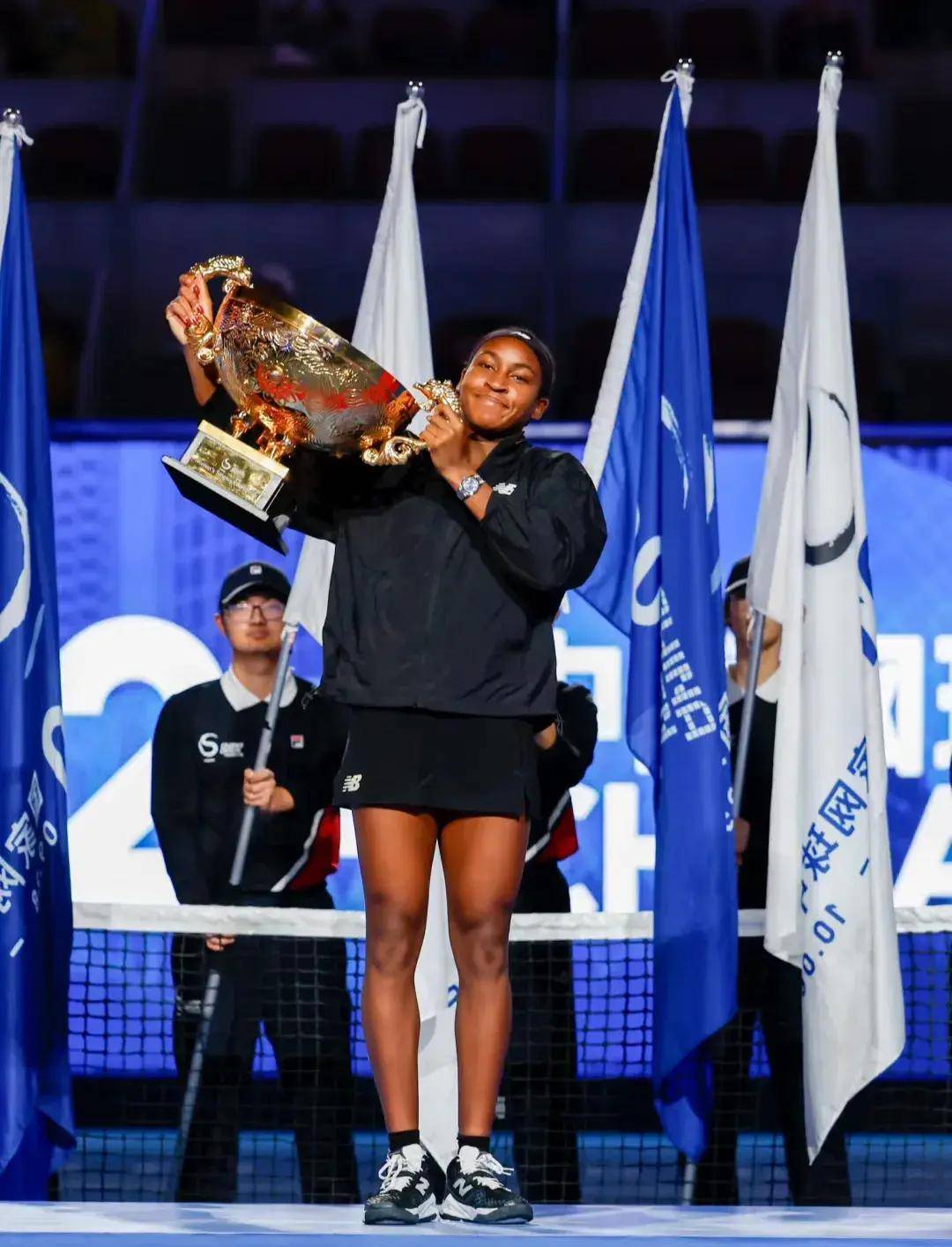 功不仅仅属 功不仅仅属