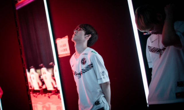 频繁举行 频繁举行